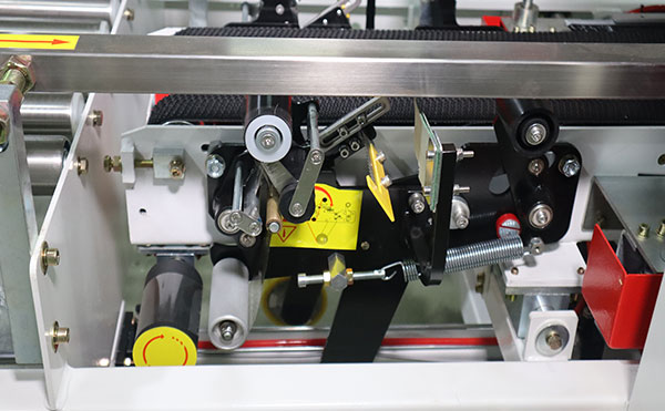 一字型全自動(dòng)封箱機(jī)廠家,全自動(dòng)封箱機(jī),封箱機(jī)廠家,高臻智能